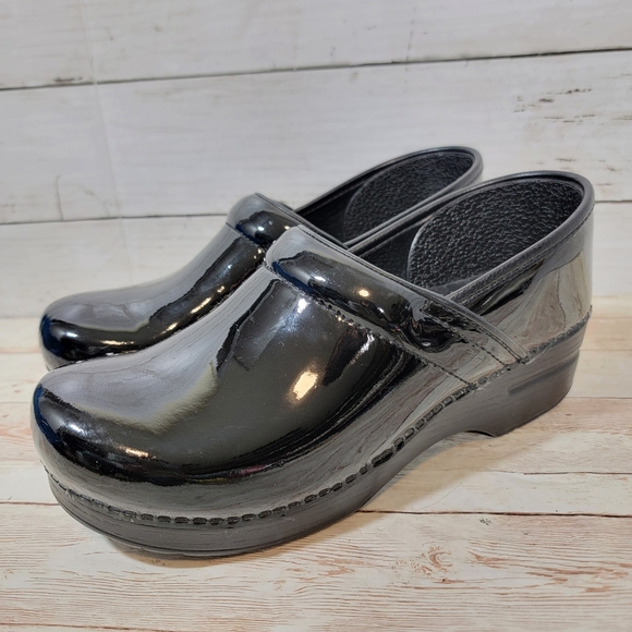 Dansko Shoes - Dansko Professional clogs in black patent leather